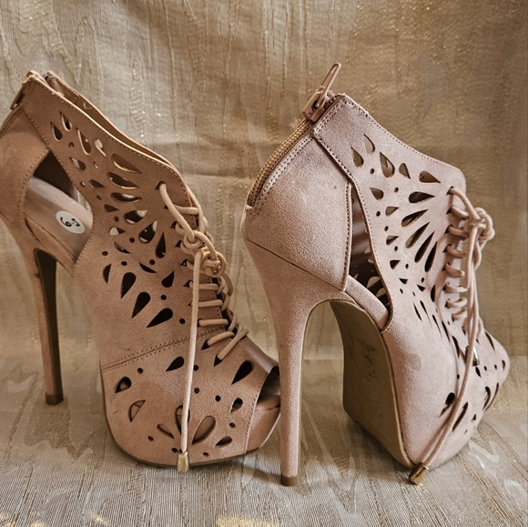 Beige Platform stilettos. Open Toe. Lace Up. Size 6.5 - Picture 8 of 12